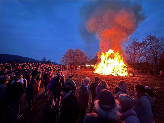 Das Osterfeuer am Weißen Stein gilt als Hauptanlaufpunkt für die Bad Harzburger. Foto: Schlegel