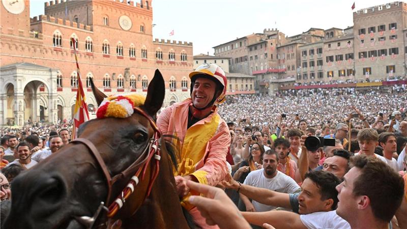 Das „Palio die Siena“ ist ein traditionelles Pferderennen und gehört zu den berühmtesten historischen Ereignissen Italiens.