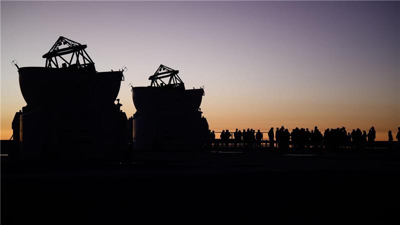 Hochmodernes Observatorium begeistert Steinmeier Das Paranal-Observatorium ist eine Beobachtungsstation, die von der Europäischen Südsternwarte (ESO) mit Hauptsitz in Garching bei München betrieben wird.