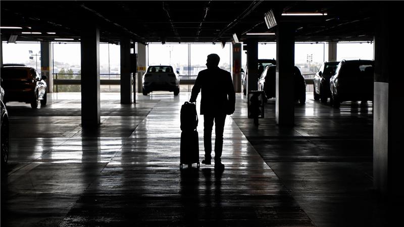 Das Parkhaus einer Autovermietung. Mietwagen werden über Ostern in Deutschland teurer sein als im Vorjahr, in etlichen anderen Ländern jedoch günstiger. (Symbolbild)