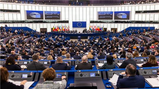 Das Parlament beschloss mit sehr knapper Mehrheit. 