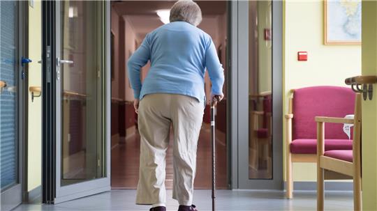 Das Pestel-Institut sieht deutlich wachsenden Bedarf an altersgerechten Wohnungen, denn viele möchten auch im höheren Alter in ihrem gewohnten Zuhause statt im Pflegeheim leben.