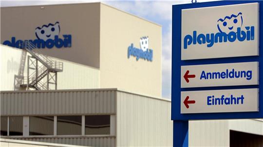 Das Playmobil-Werk in Dietenhofen, einziger Produktionsstandort in Deutschland für die Spielzeug-Figuren, soll planmäßig Ende Juni schließen. (Archivbild)