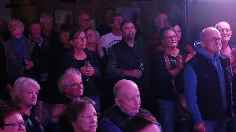 Das Publikum genießt ein Konzert voller Highlights.