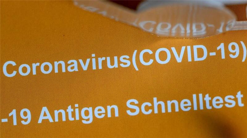 Das RKI geht für die Woche vom 21. Oktober von 6,4 Millionen akuten Atemwegserkrankungen aus. (Symbolbild)