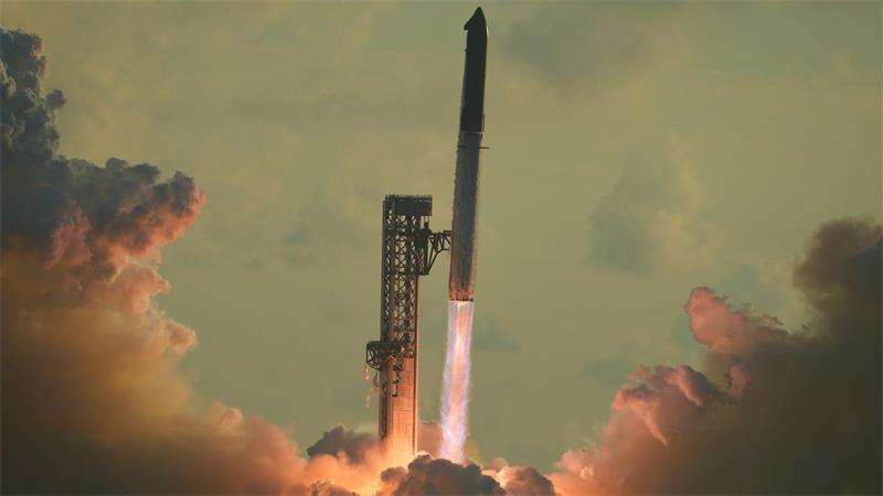 Das Raketensystem „Starship“ von SpaceX startet von Starbase in Texas zu einem Testflug