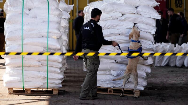 Größter Kokainfund in der Geschichte Paraguays Das Rauschgift hätte nach Angaben der Ermittler in Europa einen Marktwert von rund 220 Millionen Euro.