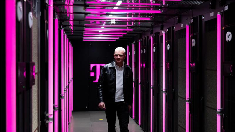 Das Rechenzentrum wird nach Angaben der Telekom vollständig aus erneuerbaren Energien betrieben. 