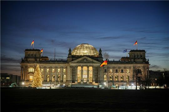 Das Reichstagsgebäude am frühen Morgen.