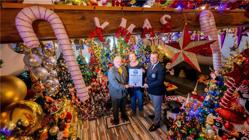 Das Rekord-Institut für Deutschland hat die Familie „für die meisten geschmückten Weihnachtsbäume an einem Ort“ ausgezeichnet.