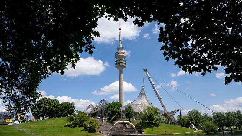 Einkehr mit Aussicht in deutschen Metropolen Das Restaurant im Münchner Olympiaturm ist derzeit geschlossen. (Archivbild)
