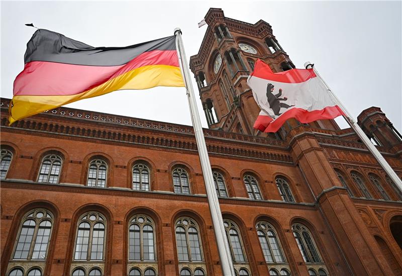 Wahlleiter: Berliner Wiederholungswahl wird funktionieren Das Rote Rathaus, Sitz der Regierenden Bürgermeisterin sowie des Senats von Berlin.