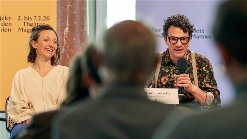 Kritikerumfrage: Magdeburg ist Theater des Jahres Das Schauspiel wird in Magdeburg von einem dreiköpfigen Team geleitet - von Clara Weyde (links), Bastian Lomsché (rechts) und Clemens Leander (nicht im Bild). (Archivbild)