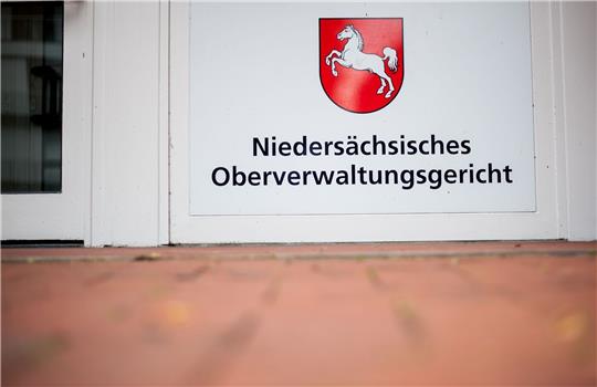 Das Schild des Niedersächsischen Oberverwaltungsgericht Lüneburg.