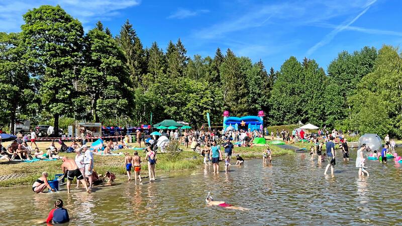 Waldseebad in Clausthal-Zellerfeld feiert Sommerfest am 21. Juli Das See- und Sommerfest vom Waldseebad in Clausthal-Zellerfeld ist im Sommer eine beliebte Attraktion.