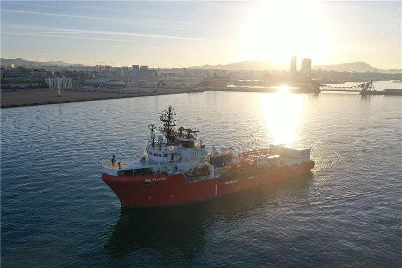 „Ocean Viking” darf mit 113 Flüchtlingen in Ravenna anlegen Das Seenotrettungsschiff «Ocean Viking» verlässt den Hafen von Marseille zu einer neuen Rettungsmission im Mittelmeer.