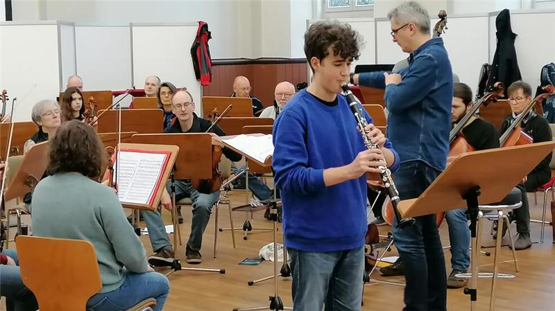 Das Sinfonieorchester der TU Clausthal lädt mit dem Klarinettensolisten Daniel Ehrenfeuchter an zwei Nachmittagen zum Konzert.