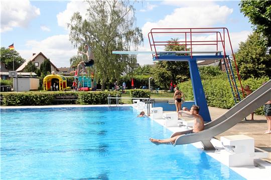 Das Sommerfest 2023 im Freibad Langelsheim. Auch in dieser Badesaison wird es wieder stattfinden.  Foto: GZ-Archiv