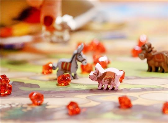 Das Spiel «Mit Quacks und Co nach Quedlinburg»,  Gewinner des Deutschen Kinderspielepreises 2022, wird auf der «Spiel '22» in Essen vorgestellt.