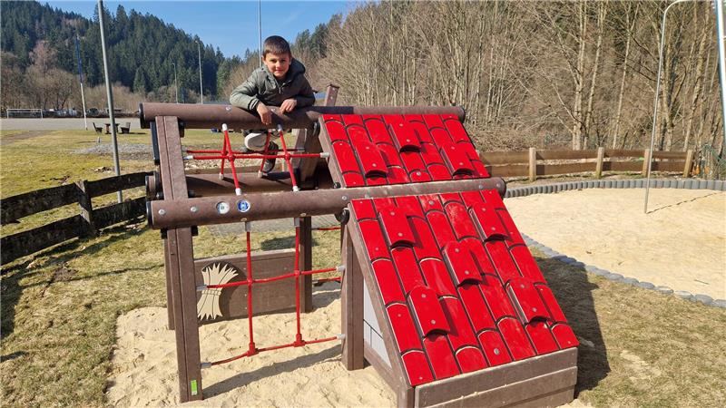 Das Spielhäuschen richtet sich an die kleinsten Besucher des Spielplatzes.