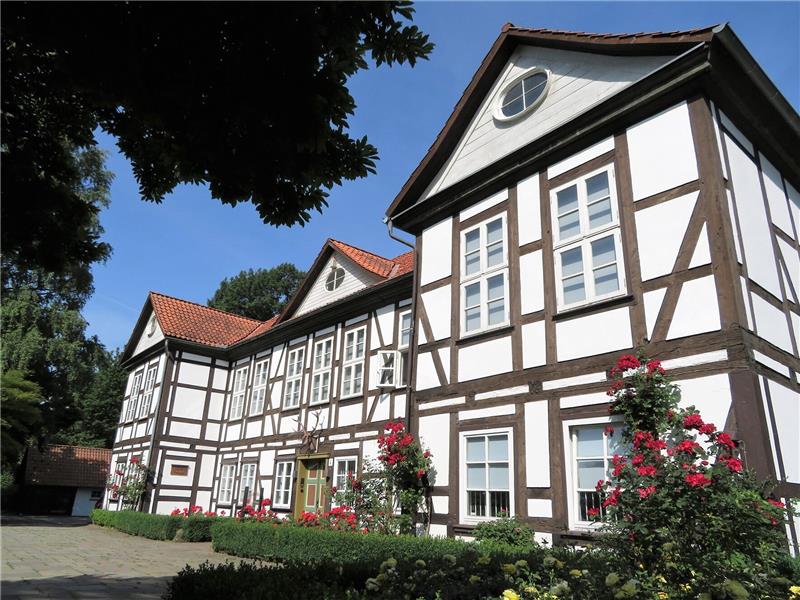 Das Städtische Museum Seesen beherbergt zahlreiche für die Stadtgeschichte wertvolle Exponate. Über den Notfallverbund bereitet sich Museumsleiter Dirk Stroschein auf Gefahren wie den Umgang bei Naturkatastrophen vor. Foto: GZ-Archiv