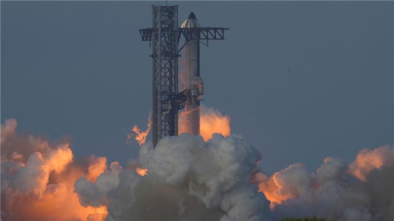 Riesen-Rakete Starship absolviert zehnten Testflug Das Starship hat einen zehnten Testflug absolviert.