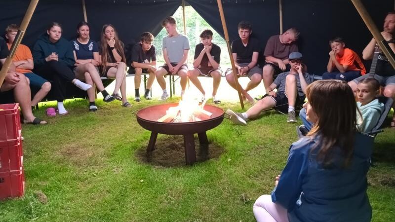 Erlebnisreiche und maritime Tage füllen das Programm Das Start-Right-Team bei einer Team-Besprechung an der Ostsee.