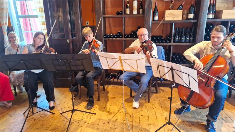 Das Streichquartett, bestehend aus (v.l.) Hella Janssen, Christoph Janssen, Volker Taube und Friedrich Bürger, unterstreicht den Gedanken der Gemeinschaft.