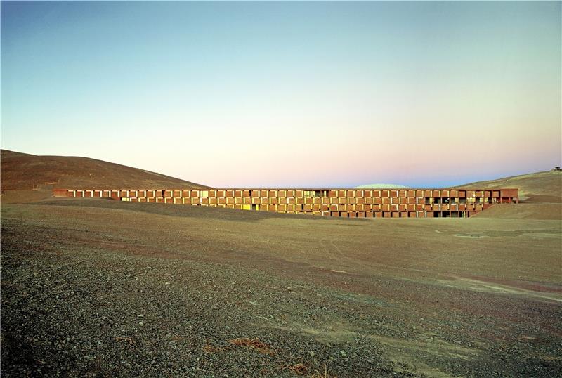 Das Stuttgarter Architektenbüro „Auer Weber“ hat das Eso-Hotel am Cerro Paranal in Chile entworfen, das bereits als Kulisse in einem James-Bond-Film diente. Das Büro nimmt auch am Wettbewerb um das Pfalzquartier teil.  Foto: Roland Halbe