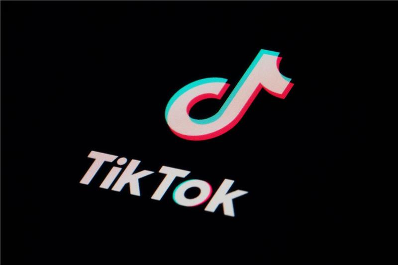 Tiktok-Nutzer klagen gegen App-Verbot in Bundesstaat Montana Das Symbol für die Video-Sharing-App TikTok ist auf einem Smartphone zu sehen.