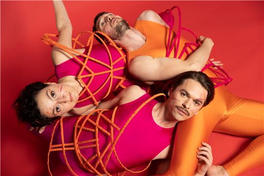 Das Tanzensemble Elisabeth Schilling zeigt die Choreografie „Ita Infinita“ zum Abschluss der Musiktage. Foto: Bohumil Kostohryz