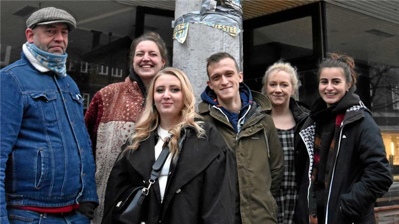 „Kö“: Goslarer Kult-Kneipe gerettet Das Team meldet sich zwischendurch auch zu Wort (v. l.): Chris, Anna, Kim, Lucas, Sany und Becks wollen nach der „Kö“-Schließung nicht einfach so von der Bildfläche verschwinden. Foto: Roß