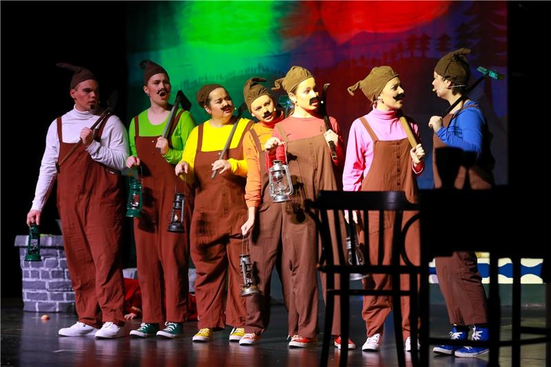 Das Theater Fairytale spielt „Schneewittchen und die 7 Zwerge“ im Harzer Bergtheater Thale. Premiere ist am 27. Juni.  Foto: Marco Heiroth