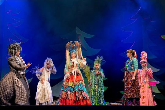 Das Theater für Niedersachsen probt „Die kleine Hexe“. Am 6. November ist Premiere. Foto: Clemens Heidrich