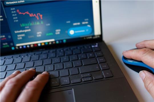 Das Tippen auf dem Keyboard und das Bewegen einer Maus kann einer Schweizer Studie zufolge besser anzeigen, wie gestresst der Mensch sich fühlt, als die sonst für Stressnachweise gemessene Herzfrequenz.