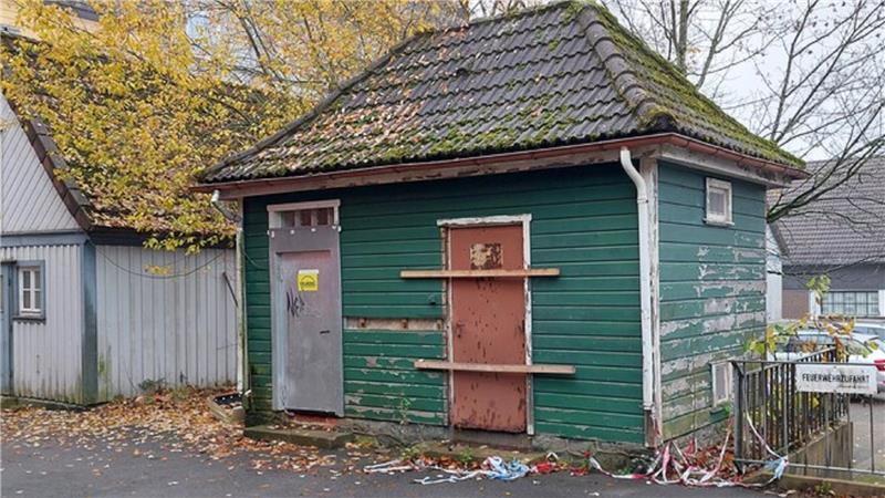 Das Trafohäuschen in der Graupenstraße steht verwahrlost da.