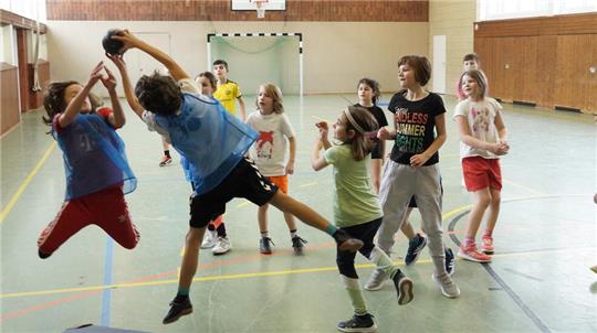Das Training begann für die Kinder mit einem Aufwärmspiel.