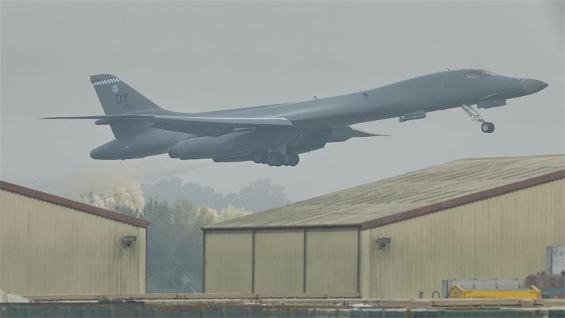 Burnham: Iran wohl verantwortlich für Militärbasis-Vorfall Das US-Militär zog jüngst überraschend alle seine Langstreckenbomber von dem Stützpunkt in Großbritannien ab. (Archivbild)