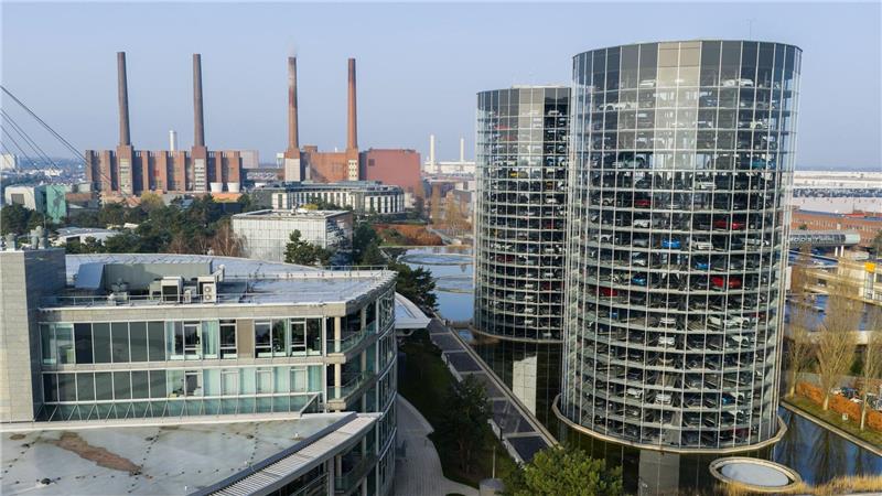 Das VW-Stammwerk in Wolfsburg gilt als eine der größten Fabriken der Welt. Laut VW hat es inzwischen konzernweit die geringsten Fabrikkosten in Deutschland.