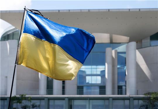 «Das Verbot ukrainischer Flaggen ist – mit den Worten des Gerichts – offensichtlich rechtswidrig», sagt Anwalt Patrick Heinemann, der den ukrainischen Verein Vitsche vertritt.