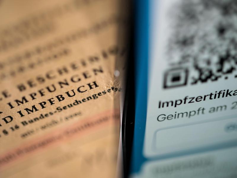 Karlsruhe gibt grünes Licht für Pflege-Impfpflicht Das Verfassungsgericht in Karlsruhe entscheidet über die Impfpflicht für Pflege- und Klinikpersonal. Foto: Marijan Murat/dpa