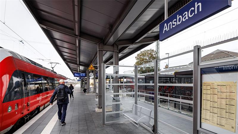 Das Verkehrsbündnis Allianz pro Schiene e.V. hat den Bahnhof Ansbach zum Bahnhof des Jahres 2026 gekürt.