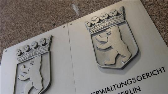 Das Verwaltungsgericht Berlin droht der Bundesregierung ein Zwangsgeld an. Sie müsse zeitnah über den Antrag einer afghanischen Familie entscheiden. (Symbolbild) 