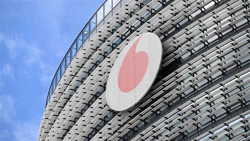 Das Vodafone-Logo an der Deutschlandzentrale des Telekommunikationskonzerns in Düsseldorf. (Archivbild)