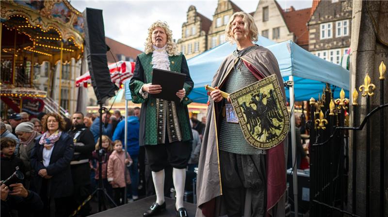 Fanfaren und Feuerwerk - Bremer Freimarkt beginnt Das Volksfest begann mit einem historischen Spektakel.
