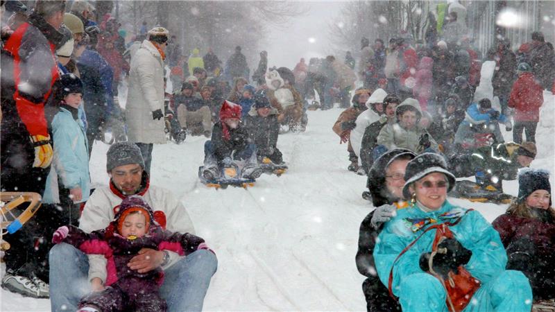 Volksrodeln: Ein Event mit Geschichte kehrt in den Oberharz zurück Das Volksrodeln ist bis vor 16 Jahren eine beliebte Veranstaltung bei Jung und Alt.