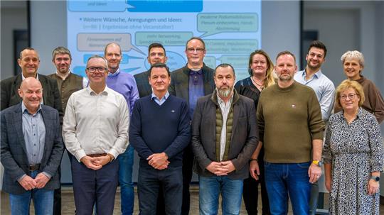 Das Vorbereitungsteam mit Hauptorganisator Ralf Grimpe (vorn l.) von der Industrie- und Handelskammer in Wernigerode und Uwe Schwenke de Wall (hinten 3. v. l.) vom Wirtschaftsnetzwerk "Pro Goslar"