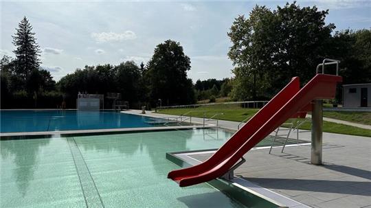 Das Waldschwimmbad Hohegeiß soll nach mehrjährigen Sanierungsarbeiten wieder eröffnet werden.