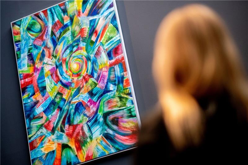 Emder Kunsthalle zeigt übergroßes Werk von Jan Pleitner Das Werk «Vortex 1» von Künstler Jan Pleitner hängt in der Kunsthalle Emden.