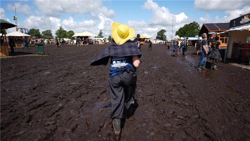 Das Wetter tut dem Wacken Open Air keinen Abbruch.